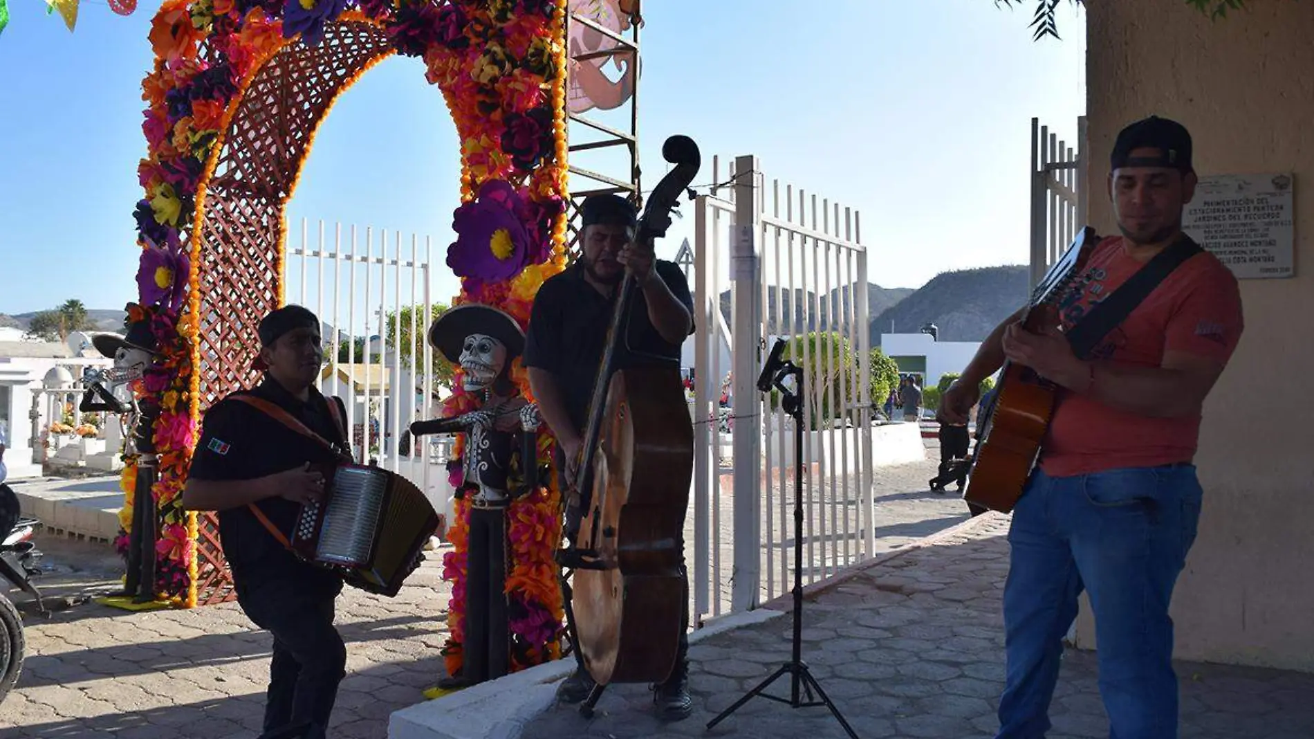 Panteon dia de muertos en la paz 3